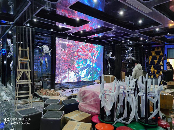 东湖室内P2.5全彩显示屏